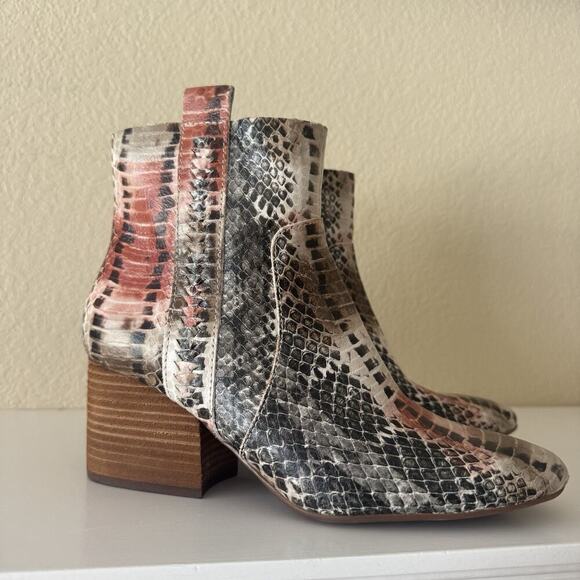 Korks Leyland Snakeskin Embosed Square Toe Western Booties - Picture 3 of 11
